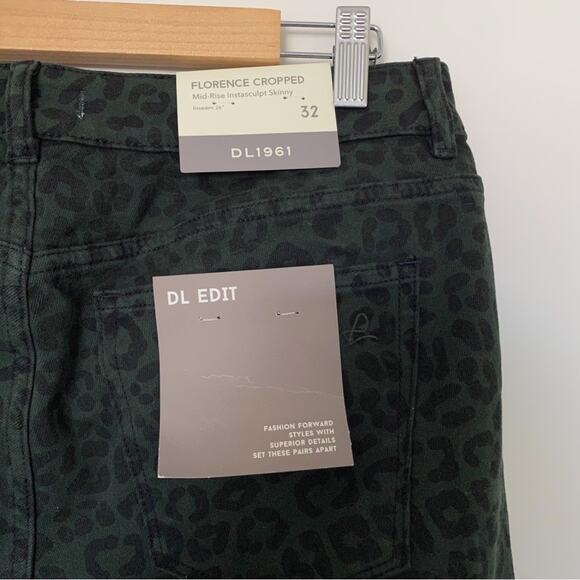 NWT DL1961‎ Florence Cropped Snow Leopard Jeans - Picture 7 of 7